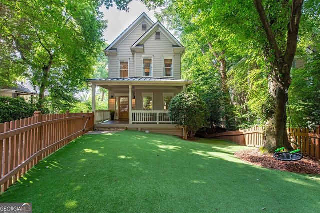 1064 Davis Circle NW, Atlanta, GA 30318
