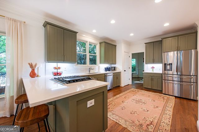 1064 Davis Circle NW, Atlanta, GA 30318