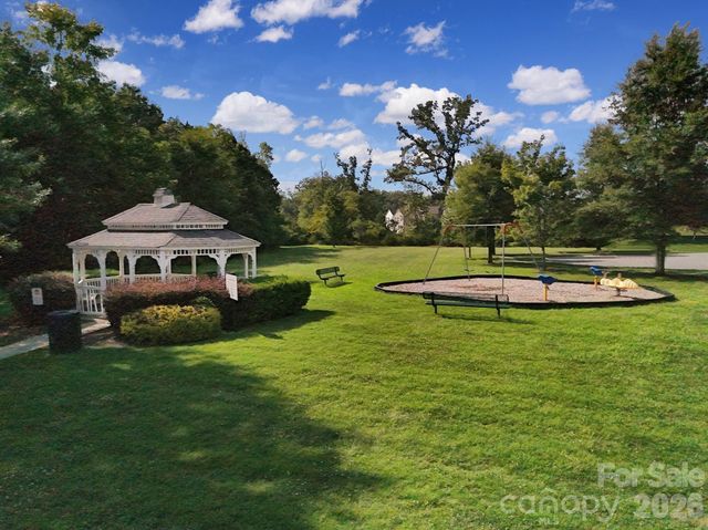 222 Juanita Drive, Pineville, NC 28134