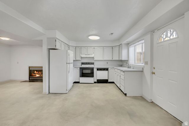 1427 W STERN DR, Taylorsville, UT 84123