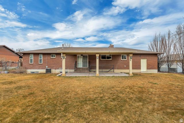 1427 W STERN DR, Taylorsville, UT 84123