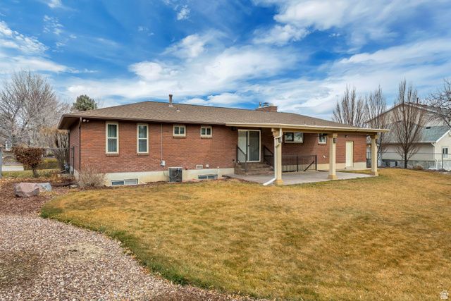 1427 W STERN DR, Taylorsville, UT 84123