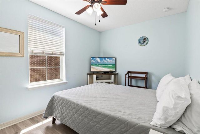 1965 Mooring Drive, Navarre, FL 32566