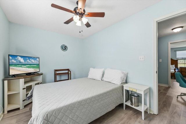 1965 Mooring Drive, Navarre, FL 32566