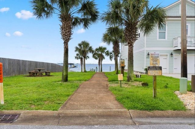 1965 Mooring Drive, Navarre, FL 32566