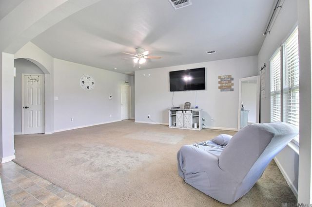 35068 Rayville Dr, Denham Springs, LA 70706