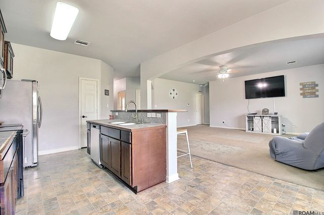 35068 Rayville Dr, Denham Springs, LA 70706
