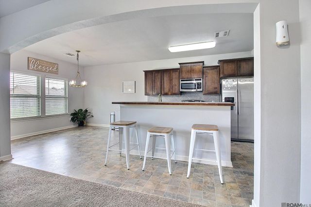 35068 Rayville Dr, Denham Springs, LA 70706