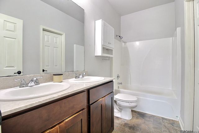 35068 Rayville Dr, Denham Springs, LA 70706