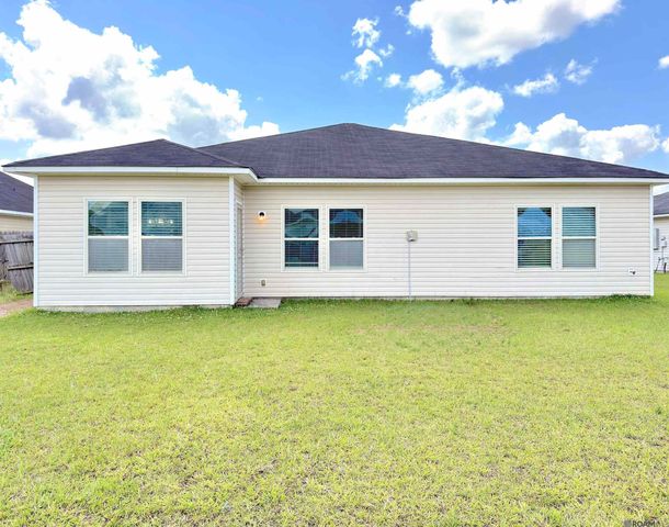 35068 Rayville Dr, Denham Springs, LA 70706