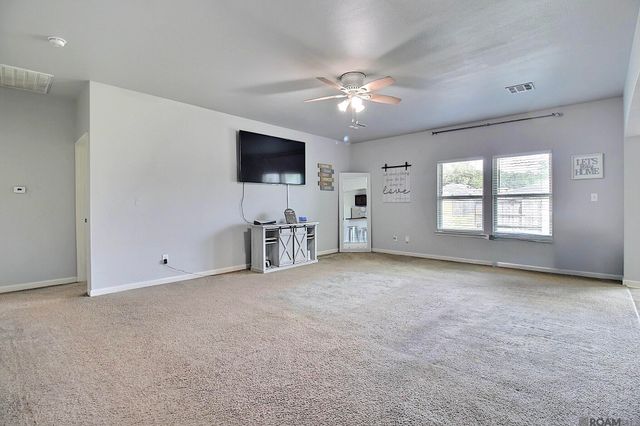 35068 Rayville Dr, Denham Springs, LA 70706