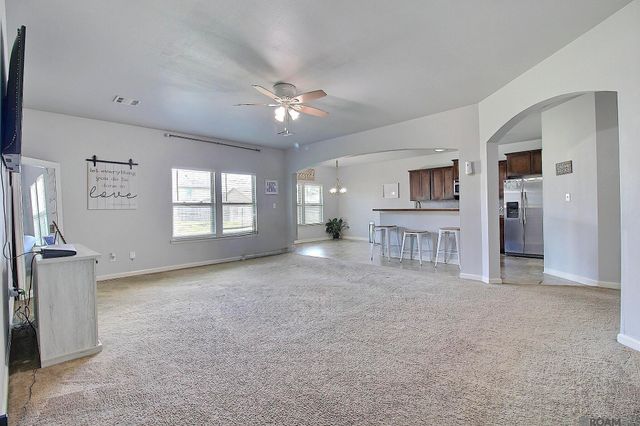 35068 Rayville Dr, Denham Springs, LA 70706