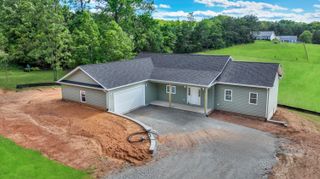 81 Belvior CIR, Moneta, VA 24121