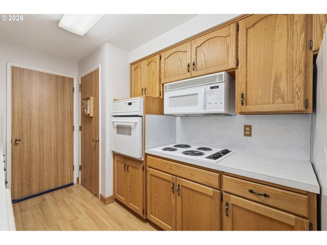 4320 FOX HOLLOW Rd, Eugene, OR 97405