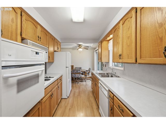 4320 FOX HOLLOW Rd, Eugene, OR 97405