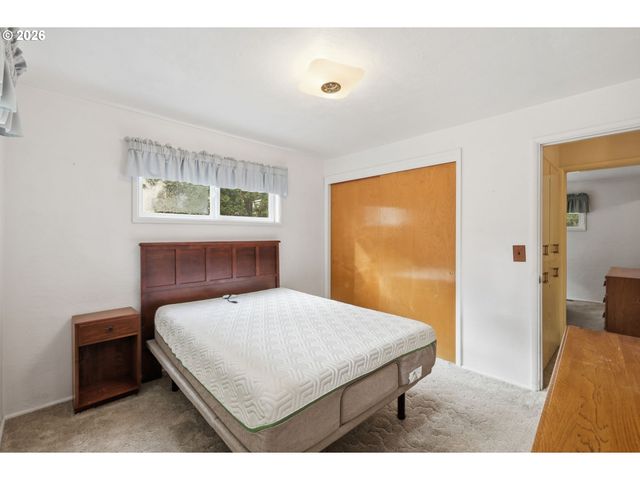 4320 FOX HOLLOW Rd, Eugene, OR 97405