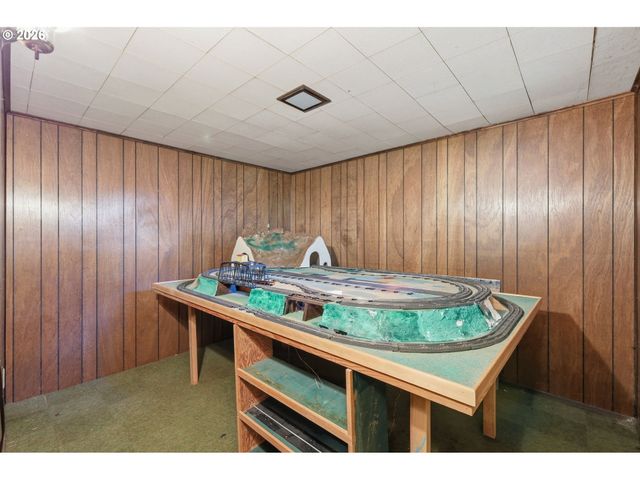 4320 FOX HOLLOW Rd, Eugene, OR 97405