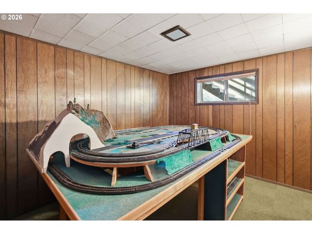 4320 FOX HOLLOW Rd, Eugene, OR 97405