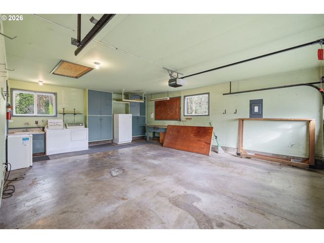 4320 FOX HOLLOW Rd, Eugene, OR 97405