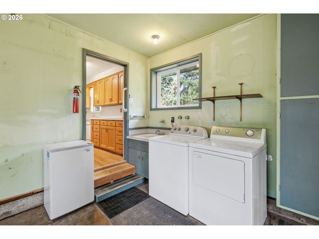 4320 FOX HOLLOW Rd, Eugene, OR 97405