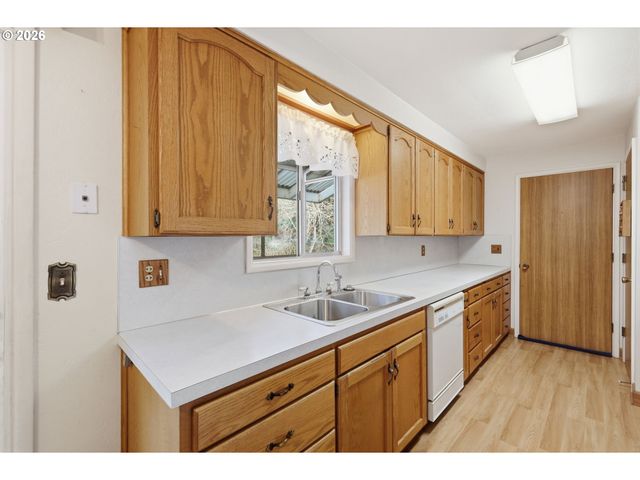 4320 FOX HOLLOW Rd, Eugene, OR 97405