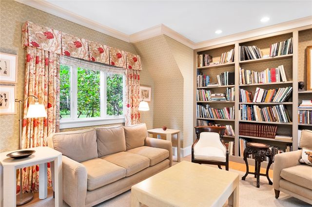 515 Indian Avenue, Middletown, RI 02842