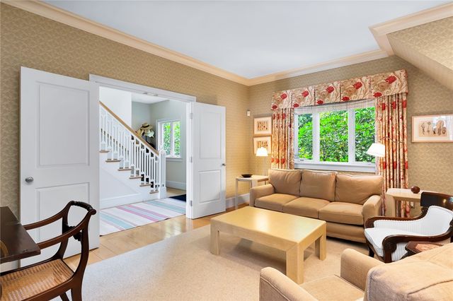 515 Indian Avenue, Middletown, RI 02842