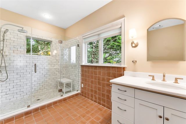 515 Indian Avenue, Middletown, RI 02842