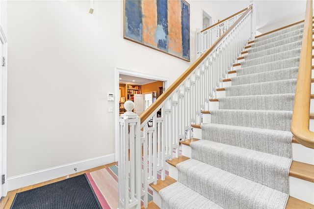 515 Indian Avenue, Middletown, RI 02842