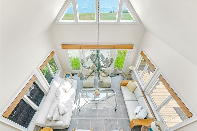 515 Indian Avenue, Middletown, RI 02842