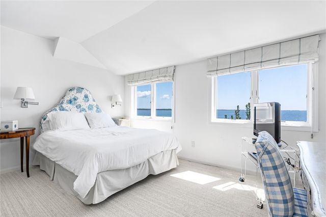 515 Indian Avenue, Middletown, RI 02842