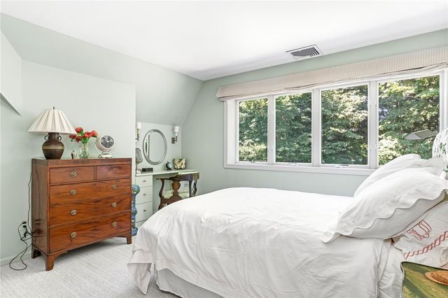 515 Indian Avenue, Middletown, RI 02842