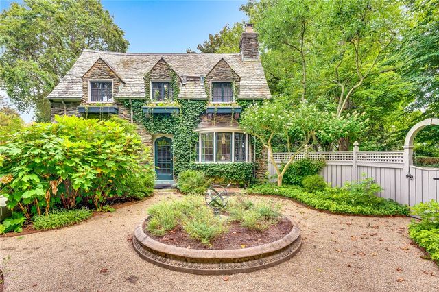 515 Indian Avenue, Middletown, RI 02842