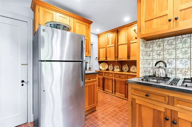 515 Indian Avenue, Middletown, RI 02842