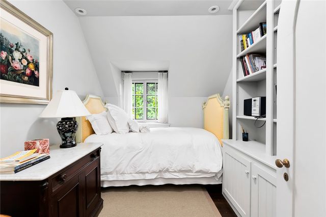 515 Indian Avenue, Middletown, RI 02842