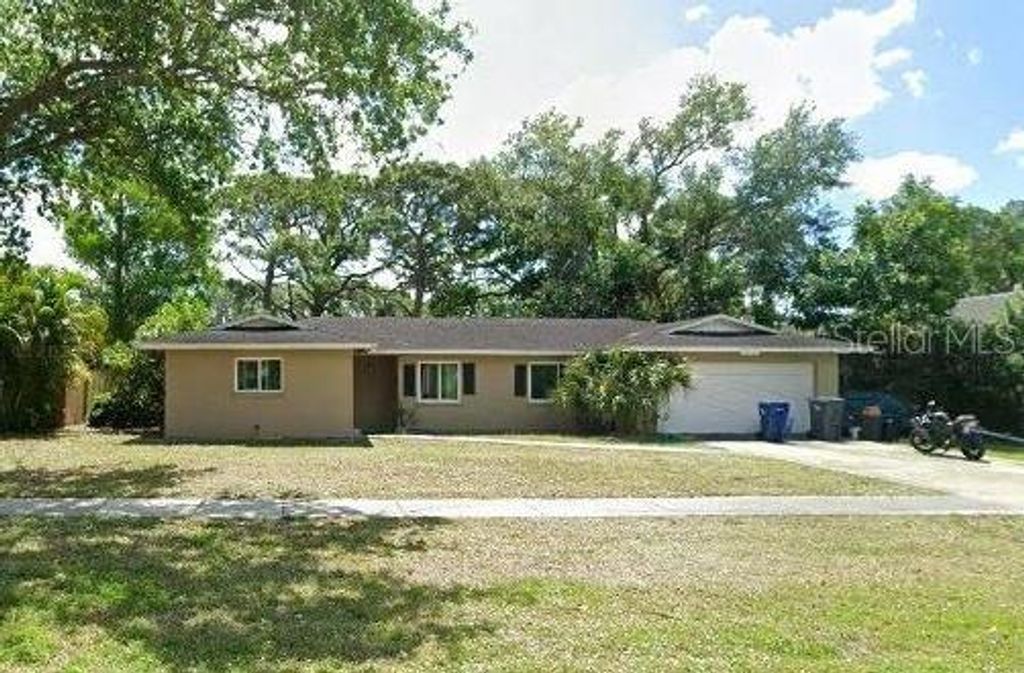 613 MONTEZUMA DRIVE, BRADENTON, FL 34209 — exterior