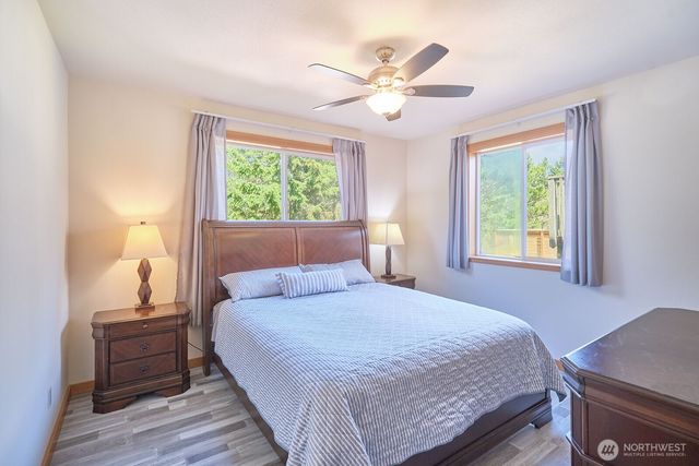 238 25th Street NW, Long Beach, WA 98631