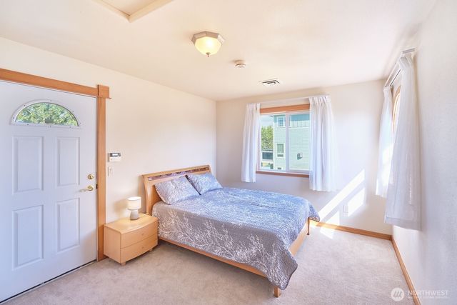 238 25th Street NW, Long Beach, WA 98631