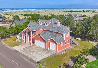 238 25th Street NW, Long Beach, WA 98631