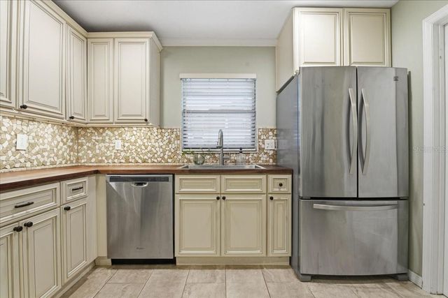 1467 GEORGETOWNE DRIVE, Sarasota, FL 34232