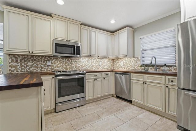 1467 GEORGETOWNE DRIVE, Sarasota, FL 34232