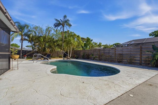 1467 GEORGETOWNE DRIVE, Sarasota, FL 34232