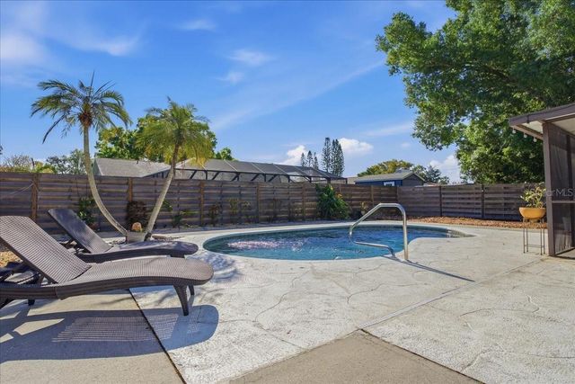 1467 GEORGETOWNE DRIVE, Sarasota, FL 34232