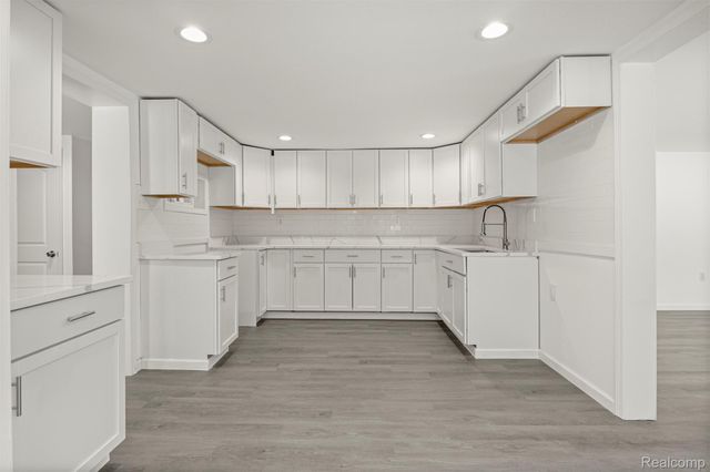 6071 Dexter Street, Romulus, MI 48174