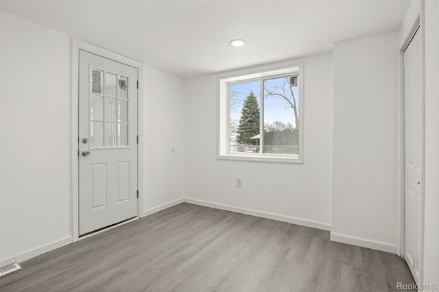 6071 Dexter Street, Romulus, MI 48174