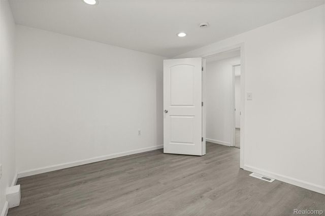 6071 Dexter Street, Romulus, MI 48174
