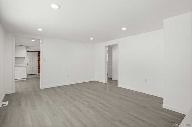 6071 Dexter Street, Romulus, MI 48174