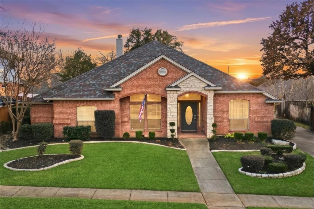 7912 Chaddington Drive, North Richland Hills, TX 76182