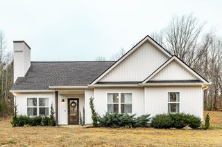 6883 US HWY 31, E, Westmoreland, TN 37186