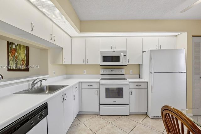 1651 SW 127th Ave 305A, Pembroke Pines, FL 33027
